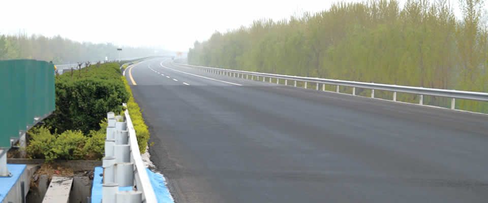 Asphalt Paver for Highway Bump Repair