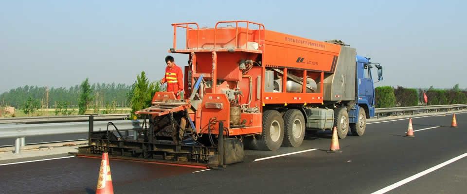 Slurry Paver for Pavement Overlay Micro-Surfacing Treatment