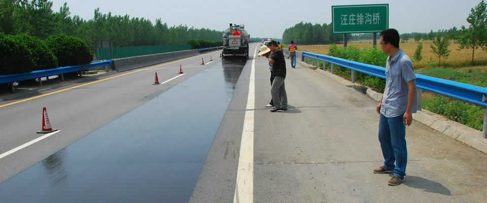 Chip Spreader for Preventive Pavement Maintenance