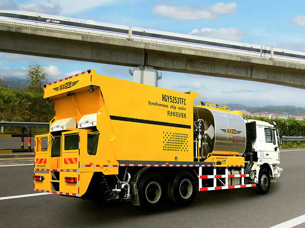  HGY5253TFC Chip Spreader with Asphalt Binder (For Chip Seal Surface Treatment) 