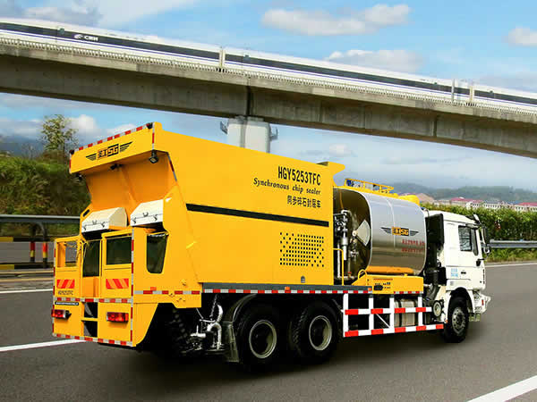  HGY5253TFC Chip Spreader with Asphalt Binder (For Chip Seal Surface Treatment) 