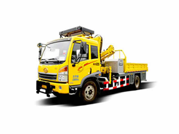 Road Maintenance Truck 